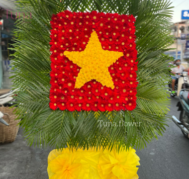 Vòng hoa Lá cờ Việt Nam - 01