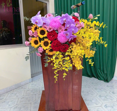 Hoa bục phát biểu 01-03