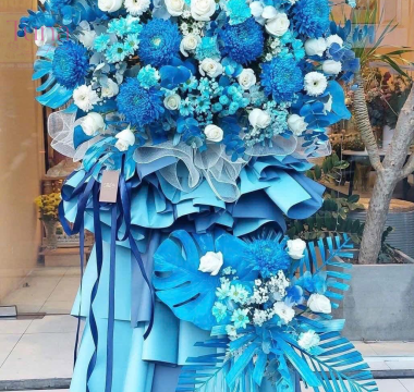 Kệ chúc mừng 10-05